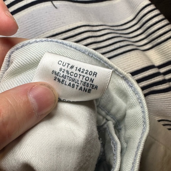 J Brand Jeans Joan Crop in Powdered Wash - Picture 8 of 8